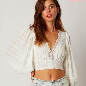Leeli + Lou Boho Cropped Blouse Medium
